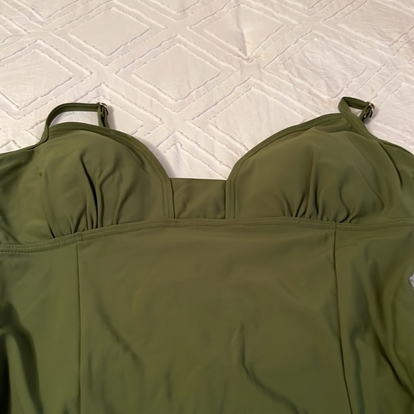 Bathing suit - Picture 2 of 3